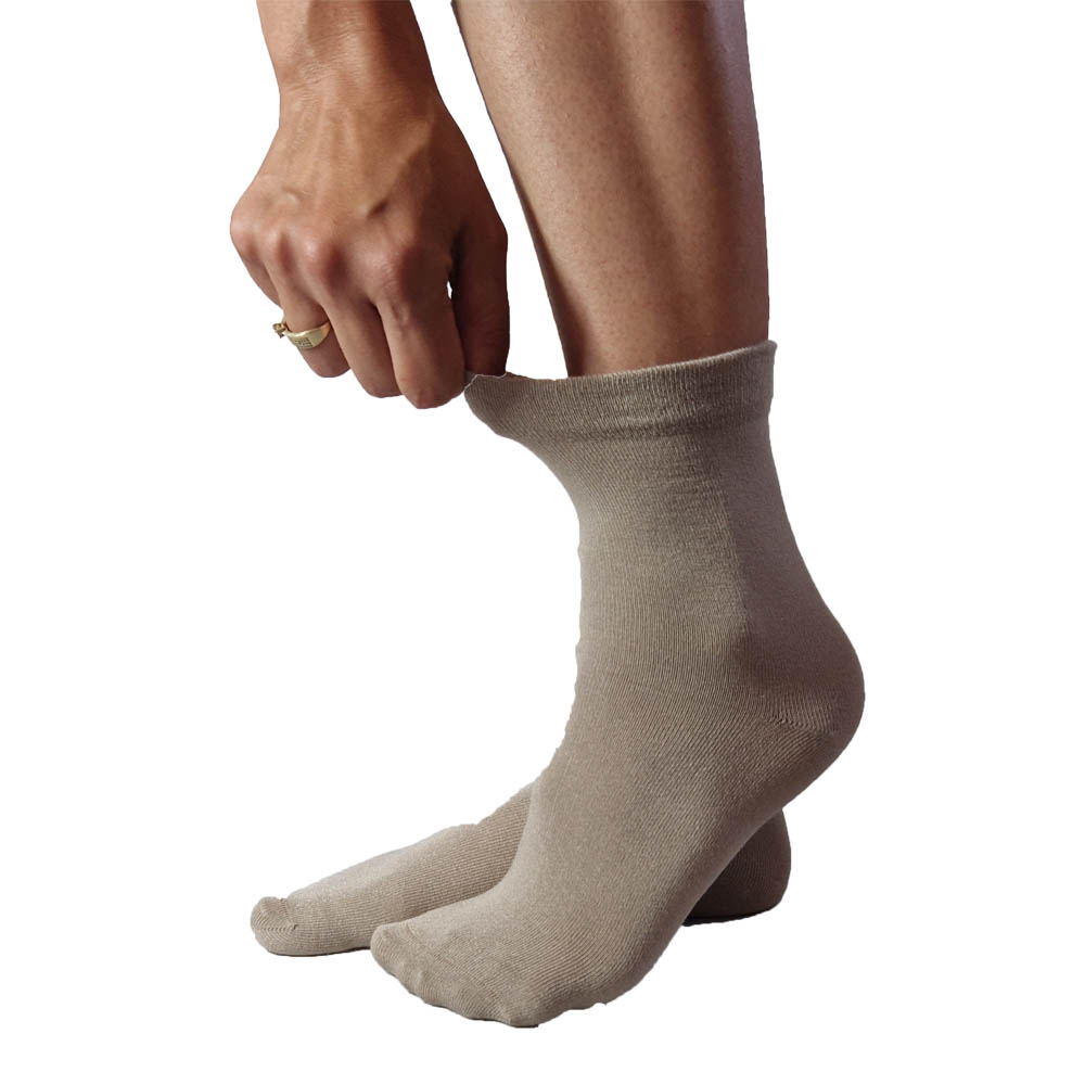 gumi nélküli zokni drapp